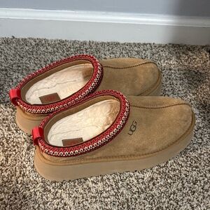 Size 9 UGG platform tasman